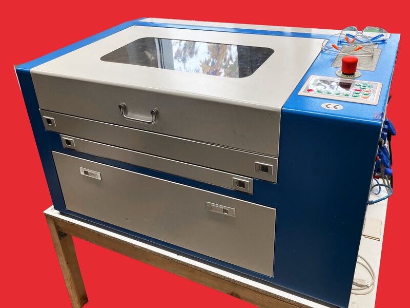 Datei:Maschinendeck laser k50-sauron.jpg